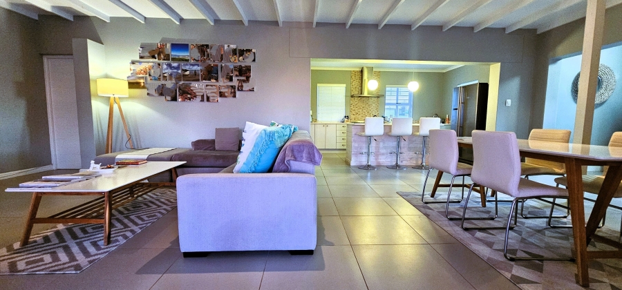 4 Bedroom Property for Sale in Myburgh Park Western Cape